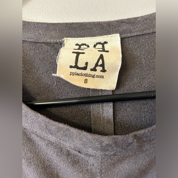 PPLA Uli knit charcoal midi dress with drop waist and rough cut sleeves and hem - Picture 7 of 7